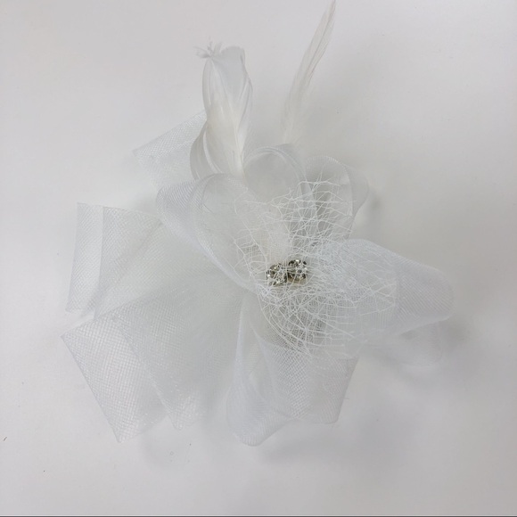 𝅺WHITE fascinator headpiece - Picture 6 of 7